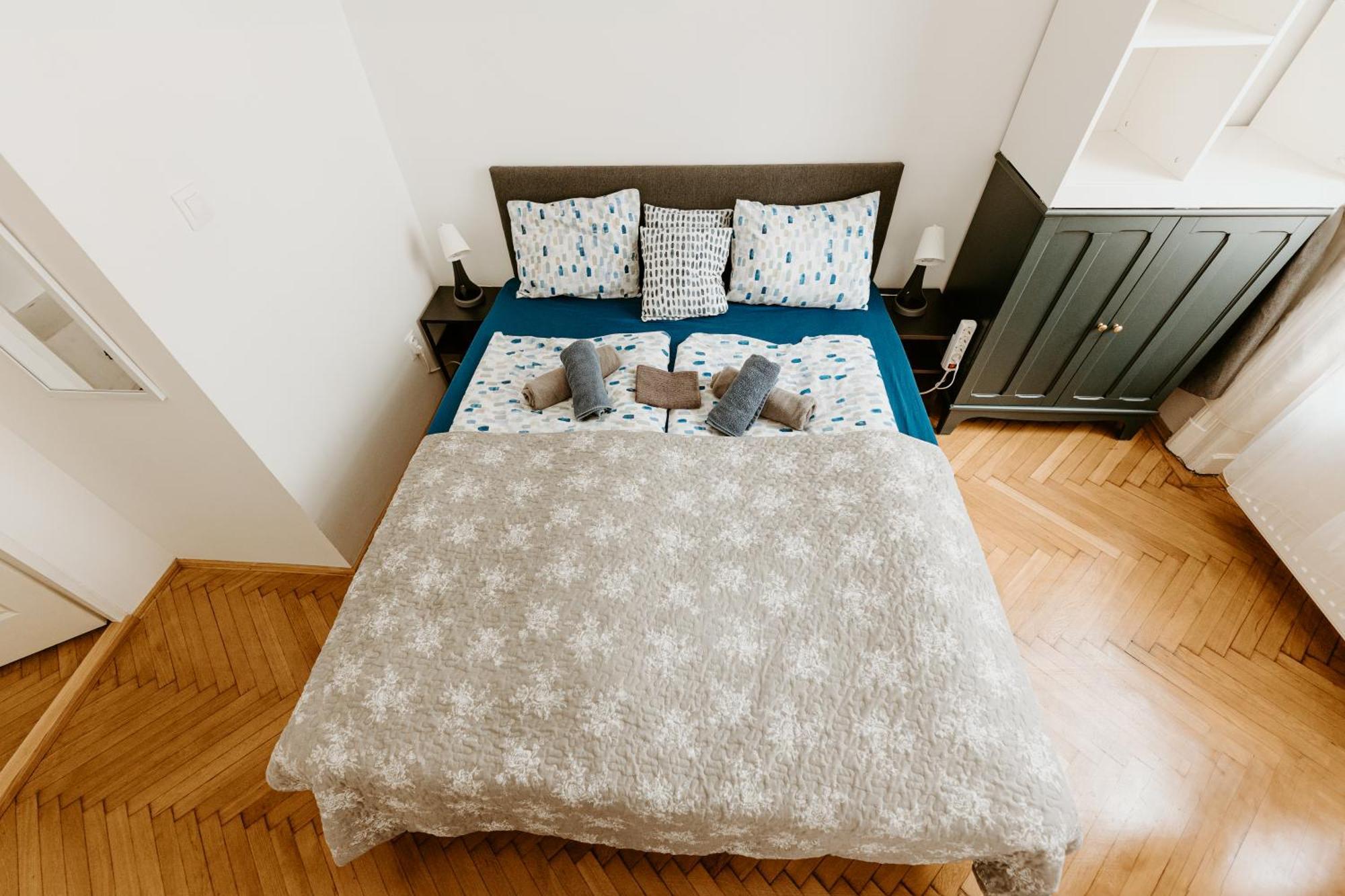 Margaret & Violet - Peaceful Downtown Apartamento